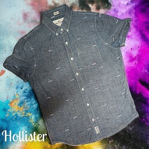 Hollister Chambray Cuffed Short Sleeve Oxford Style Button Down Shirt